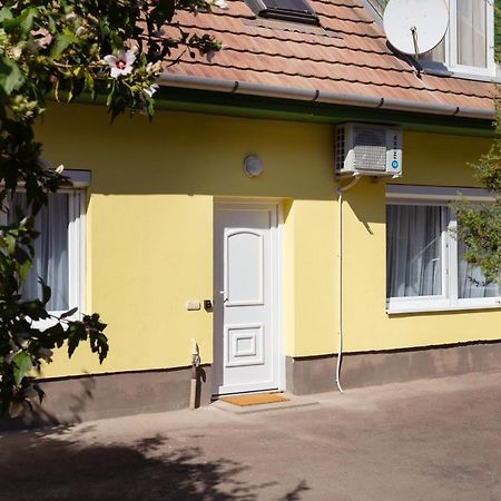 Nadi'S Apartman Eger Buitenkant foto
