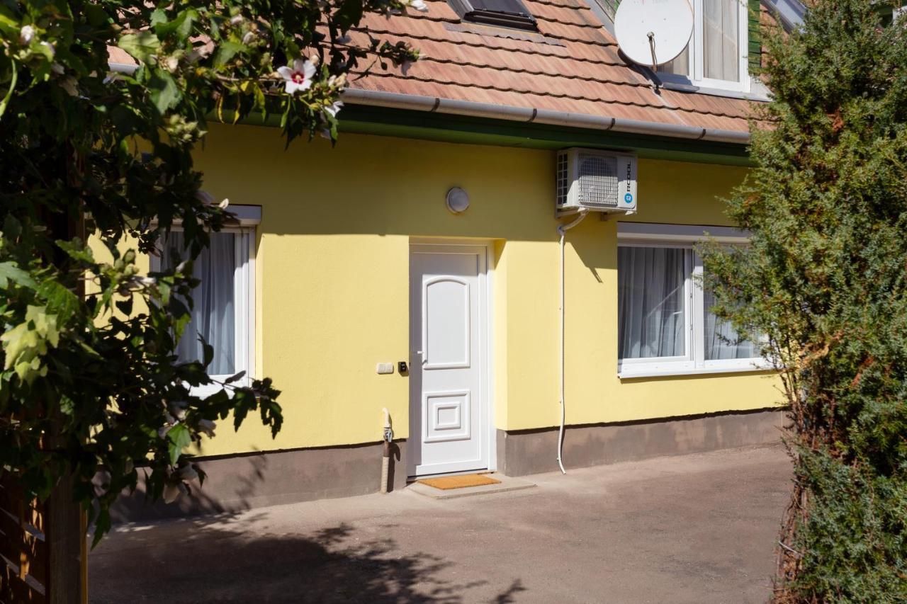 Nadi'S Apartman Eger Buitenkant foto
